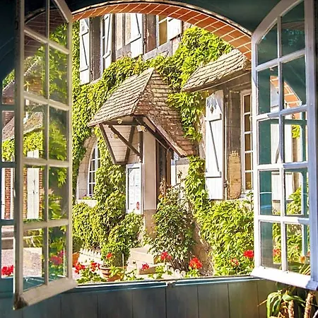 Отель Logis Restaurant L'ile De Sees 2*
