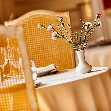 Logis Restaurant L'ile De Sees 2* Mace