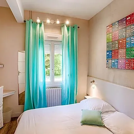 Отель Logis Restaurant L'ile De Sees 2*