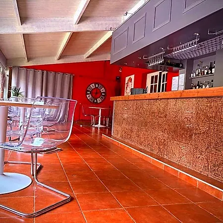 Отель Logis Restaurant L'ile De Sees Mace