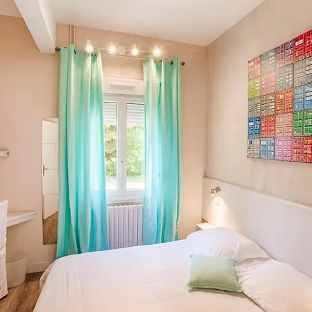 מלון Logis Restaurant L'ile De Sees 2*