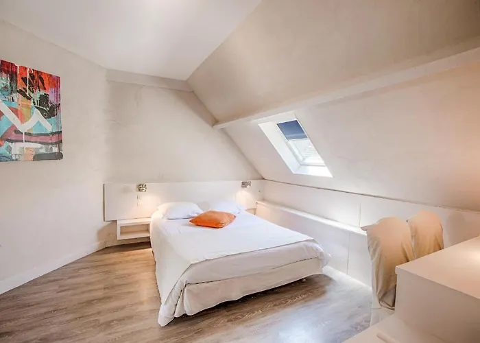 Logis Restaurant L'ile De Sees 2* Macé