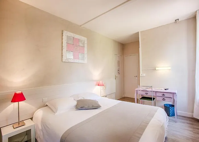 Hotel Logis Restaurant L'ile De Sees 2*