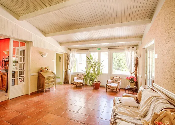 Hotel Logis Restaurant L'ile De Sees