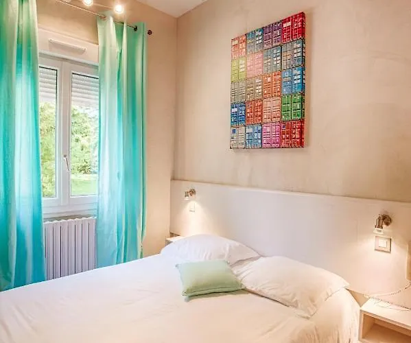 Logis Restaurant L'ile De Sées 2* Macé