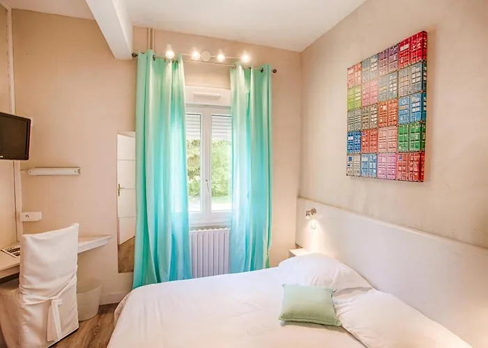 Hotel Logis Restaurant L'ile De Sees 2*